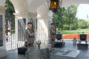 Warta Honorowa przy Grobie Nieznanego Żołnierza w Warszawie na Placu Józefa Piłsudskiego